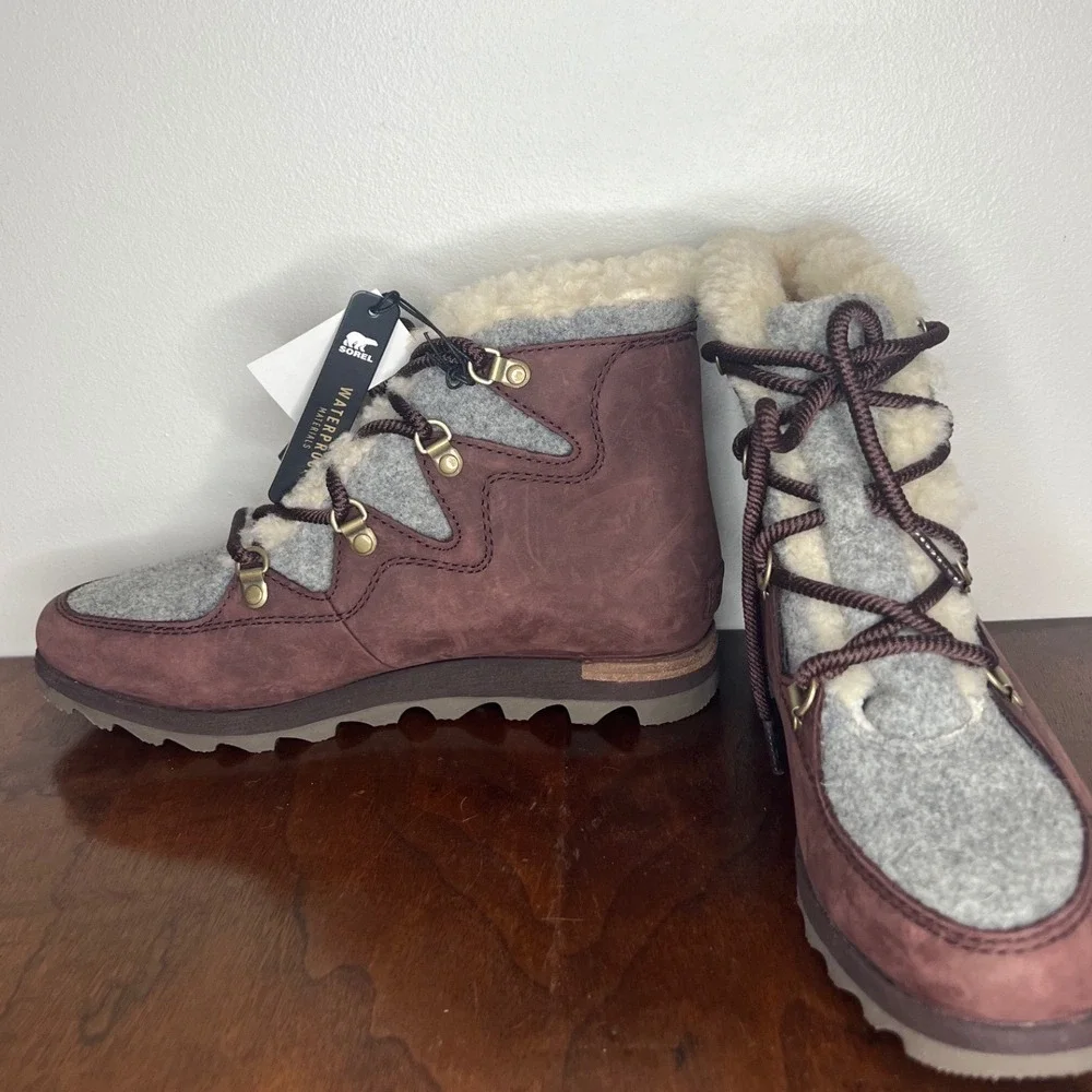 SOREL Sneakchic Alpine Suede Wool Lace Up Fur Lined Ankle Boot Burgundy Womens 8